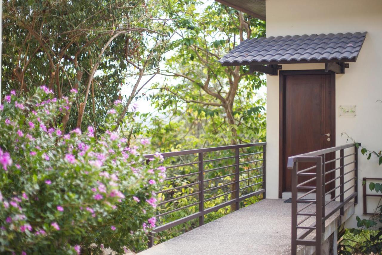 Ranis Lodge Padang Mat Sirat Exterior foto